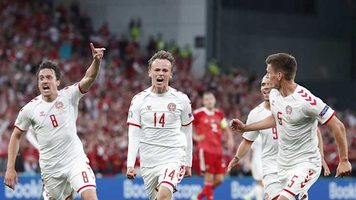 Mikkel Damsgaard scores for Denmark